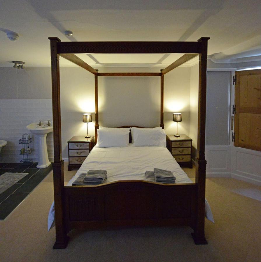 Rounceval House Hotel Чипинг Содбъри Екстериор снимка